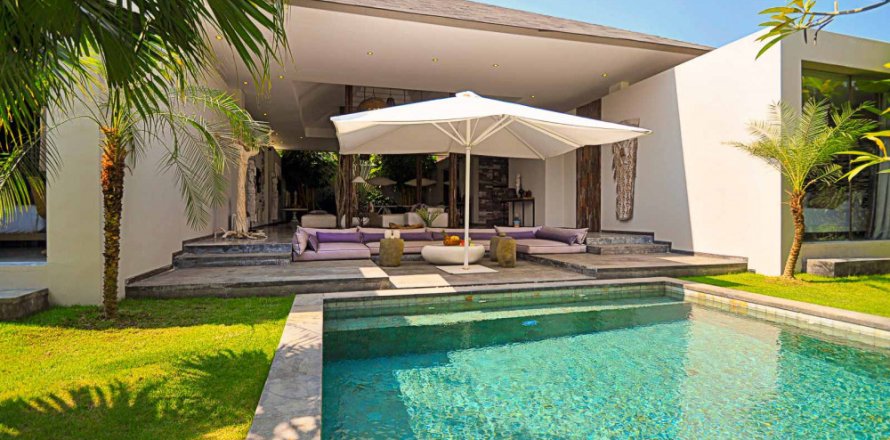 3 bedrooms Villa in Tibubeneng, Badung, Bali (11241)