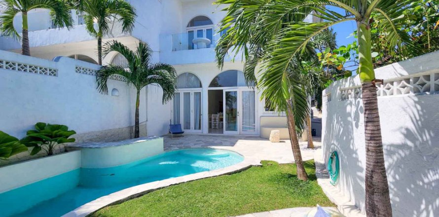 6 bedrooms Villa in Munggu, Mengwi, Badung, Bali (11234)