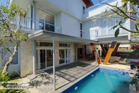 Vila 4 kamar tidur di Jimbaran, Badung, Bali (5748)