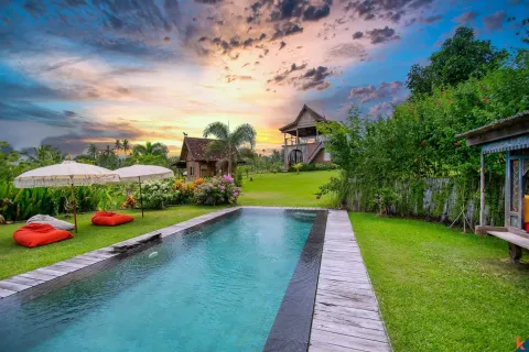 Vila 7 kamar tidur di Tabanan, Bali (11507)