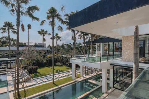 Vila 6 kamar tidur di Pererenan, Mengwi, Badung, Bali (11726)