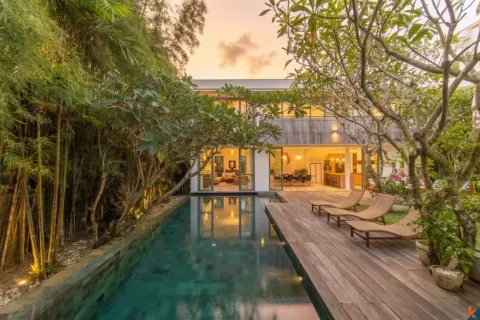 Vila 4 kamar tidur di Tumbak Bayuh, Mengwi, Badung, Bali (10964)