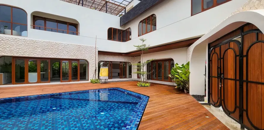 4 bedrooms Villa in Canggu, Badung, Bali (10965)