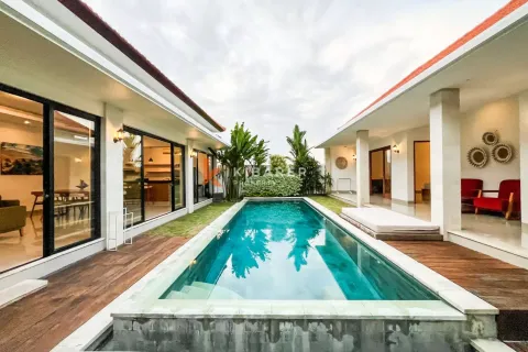 Vila 3 kamar tidur di Tibubeneng, Badung, Bali (12689)