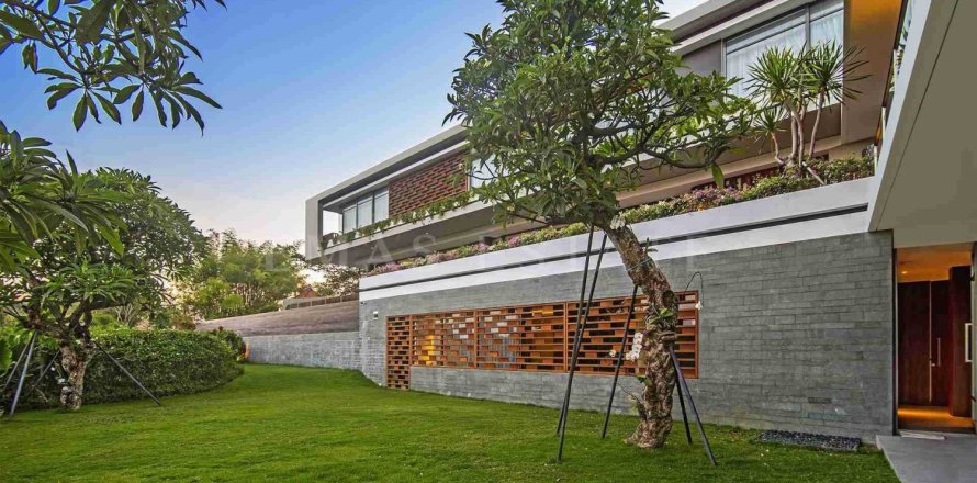 6 bedrooms Villa in Gianyar, Bali (4759)
