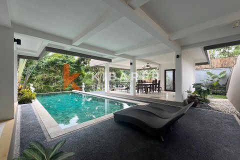 Vila 4 kamar tidur di Mengwi, Badung, Bali (13497)