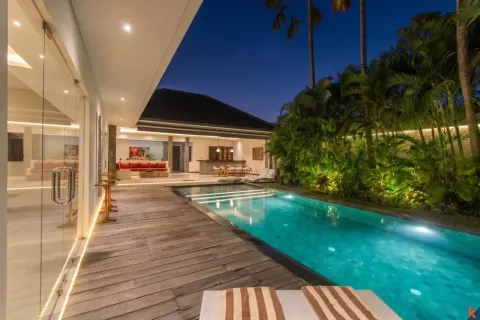 Vila 3 kamar tidur di Seminyak, Badung, Bali (14133)