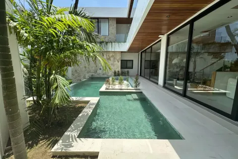 Vila 4 kamar tidur di Pererenan, Mengwi, Badung, Bali (11059)