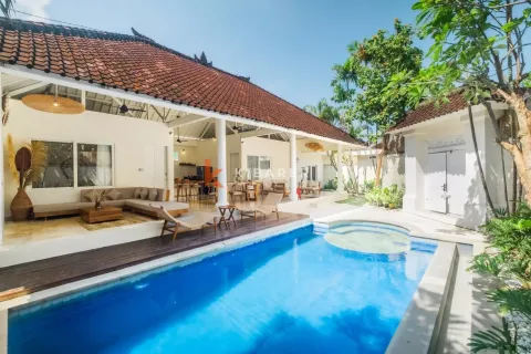 Vila 3 kamar tidur di Seminyak, Badung, Bali (13068)