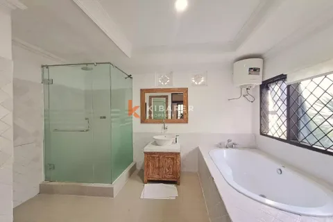 3 bedrooms Villa in Badung, Bali (12733) 24