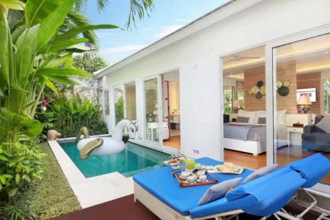 Vila 8 kamar tidur di Seminyak, Badung, Bali (758)