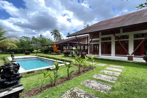 Vila 5 kamar tidur di Badung, Bali (13220)