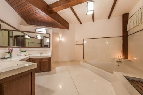 5 bedrooms Villa in Seminyak, Badung, Bali (1647) 15