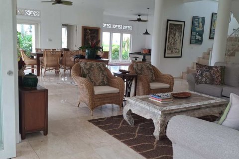 4 bedrooms Villa in Ubud, Gianyar, Bali (732) 11