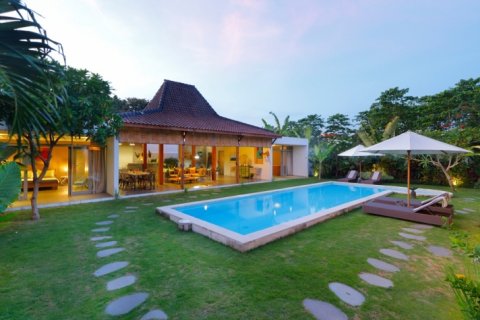 Vila 4 kamar tidur di Seminyak, Badung, Bali (1985)
