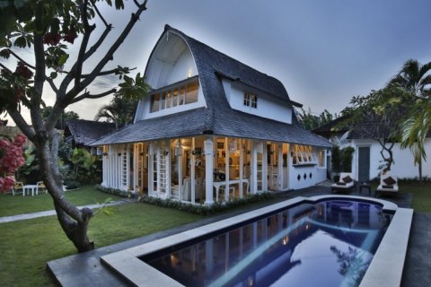 Vila 2 kamar tidur di Seminyak, Badung, Bali (1983)