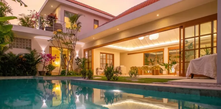 4 bedrooms Villa in Tumbak Bayuh, Mengwi, Badung, Bali (10991)