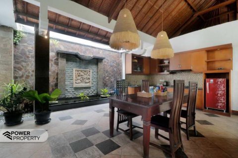 Vila 17 kamar tidur di Seminyak, Badung, Bali (13910) 12