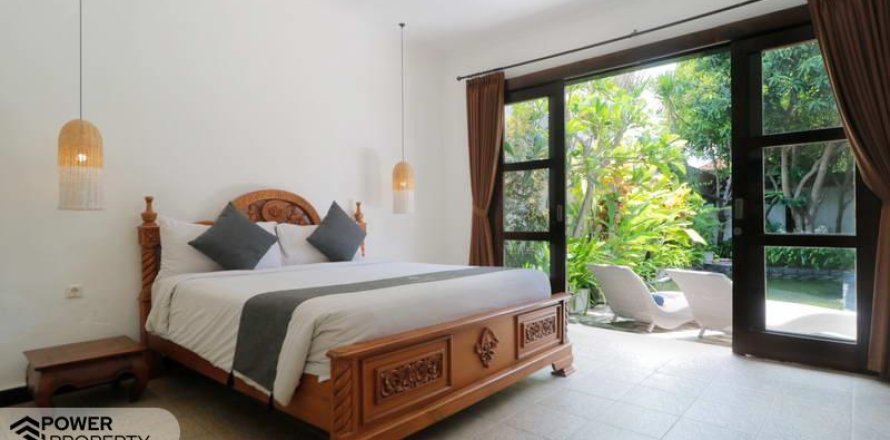 Vila 17 kamar tidur di Seminyak, Badung, Bali (13910)