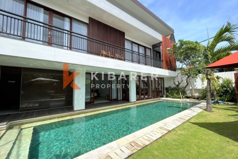 Vila 3 kamar tidur di Seminyak, Badung, Bali (12999)