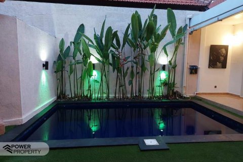 Vila 2 kamar tidur di Seminyak, Badung, Bali (5304)