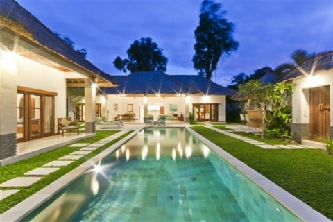 Vila 3 kamar tidur di Seminyak, Badung, Bali (1581)