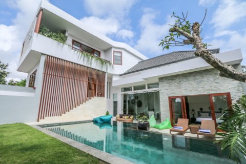 Vila 4 kamar tidur di Kuta, Badung, Bali (11146)