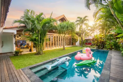 Vila 3 kamar tidur di Kerobokan, Badung, Bali (11049)