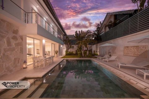 Vila 4 kamar tidur di Seminyak, Badung, Bali (9227) 21