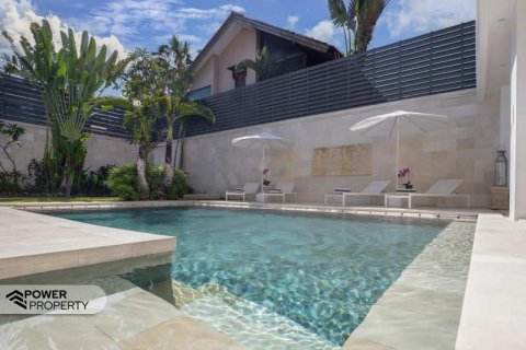 Vila 4 kamar tidur di Seminyak, Badung, Bali (9227) 7