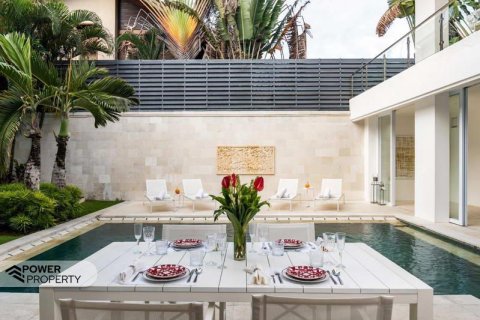 Vila 4 kamar tidur di Seminyak, Badung, Bali (9227) 9
