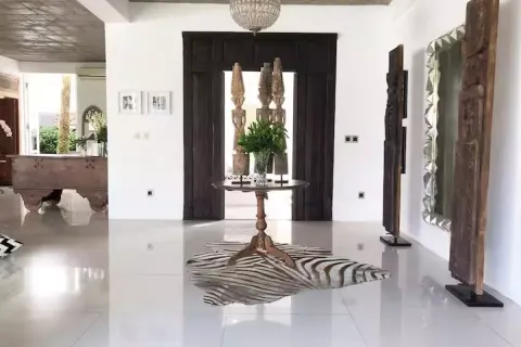 5 bedrooms Villa in Tibubeneng, Badung, Bali (10790) 17