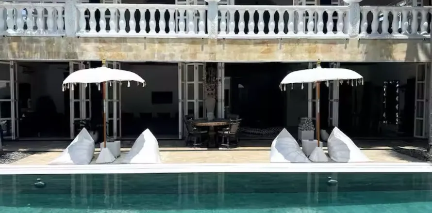 5 bedrooms Villa in Tibubeneng, Badung, Bali (10790)