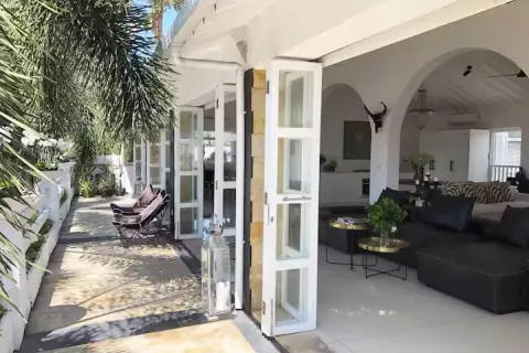 5 bedrooms Villa in Tibubeneng, Badung, Bali (10790) 8
