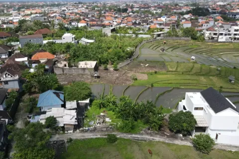 Land in Denpasar, Bali (10792) 6