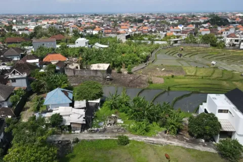 Land in Denpasar, Bali (10792) 5