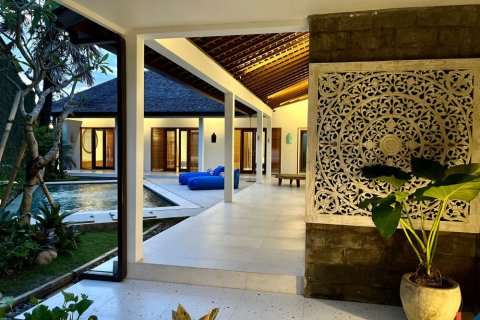 Vila 4 kamar tidur di Canggu, Badung, Bali (11673)